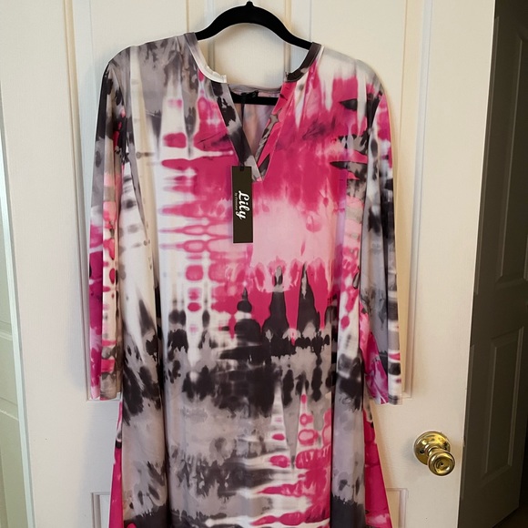 Nice dressy long sleeve shirt brand new black pink and white - Picture 1 of 1